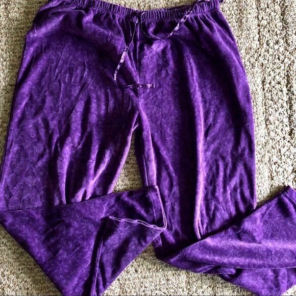 Pants - Nice comfortable velours pants size large